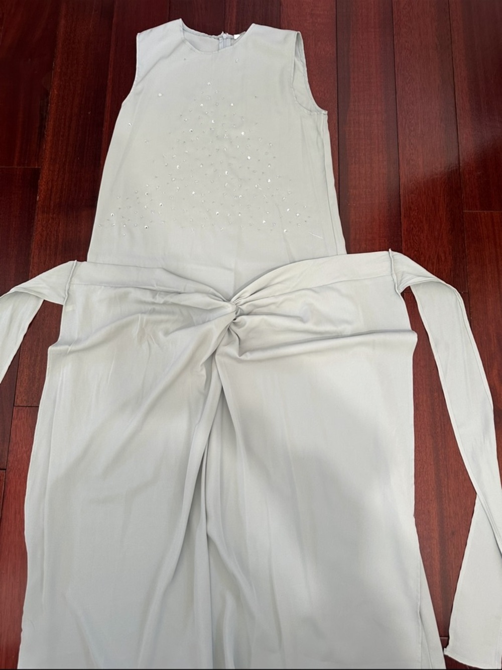 Modest dress - Picture 4 of 6
